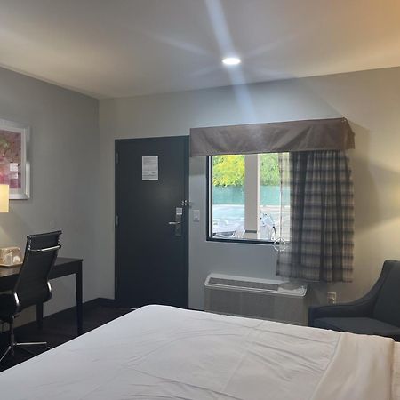 Motel 6 Norfolk, Va East Little Creek Экстерьер фото