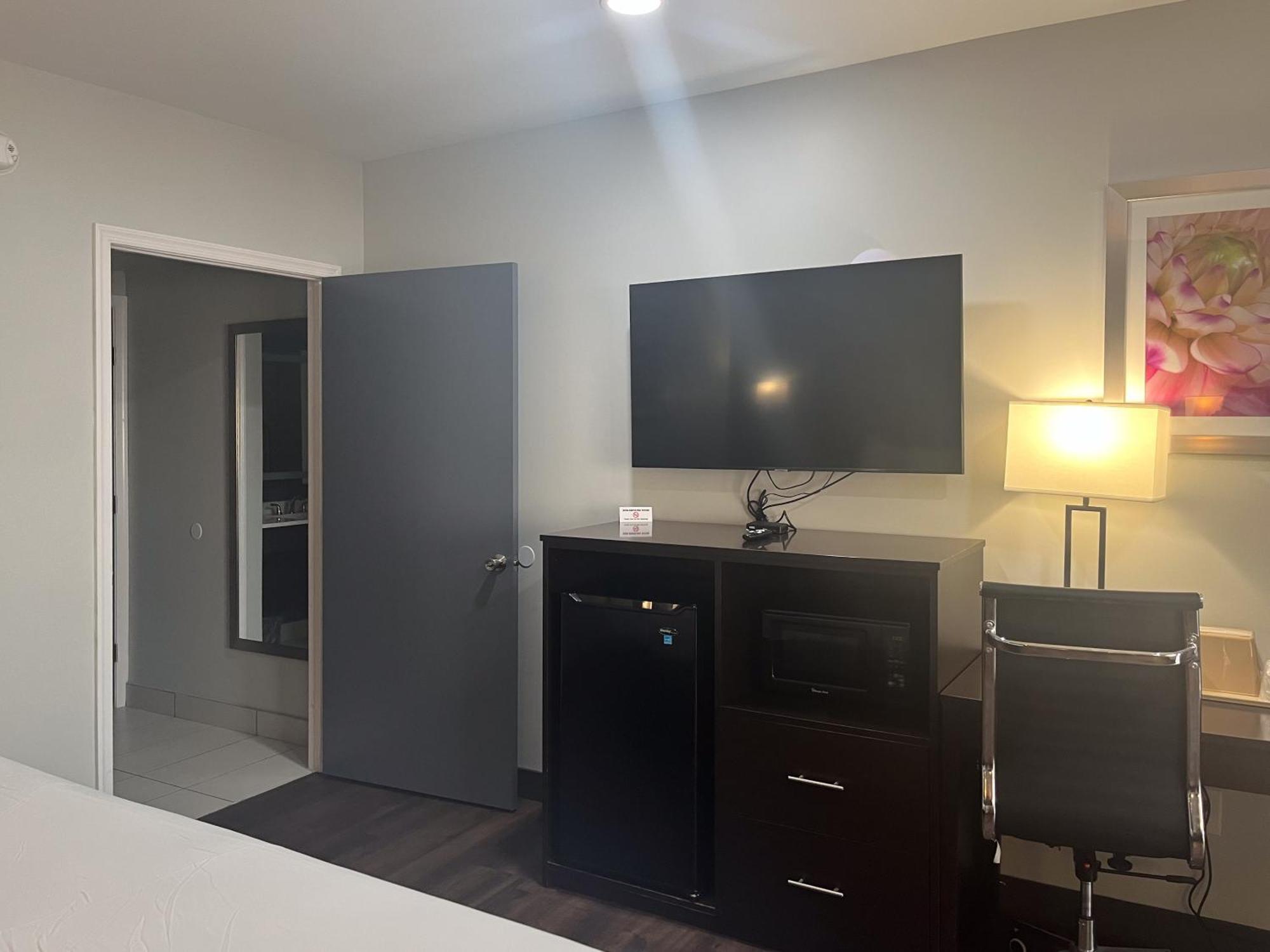 Motel 6 Norfolk, Va East Little Creek Экстерьер фото